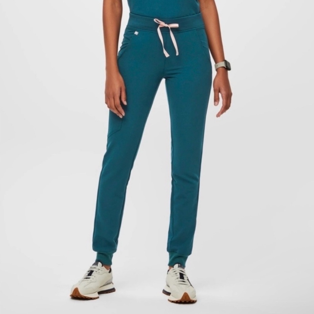 Zamora Jogger Scrub Pant || Caribbean Blue || Figs